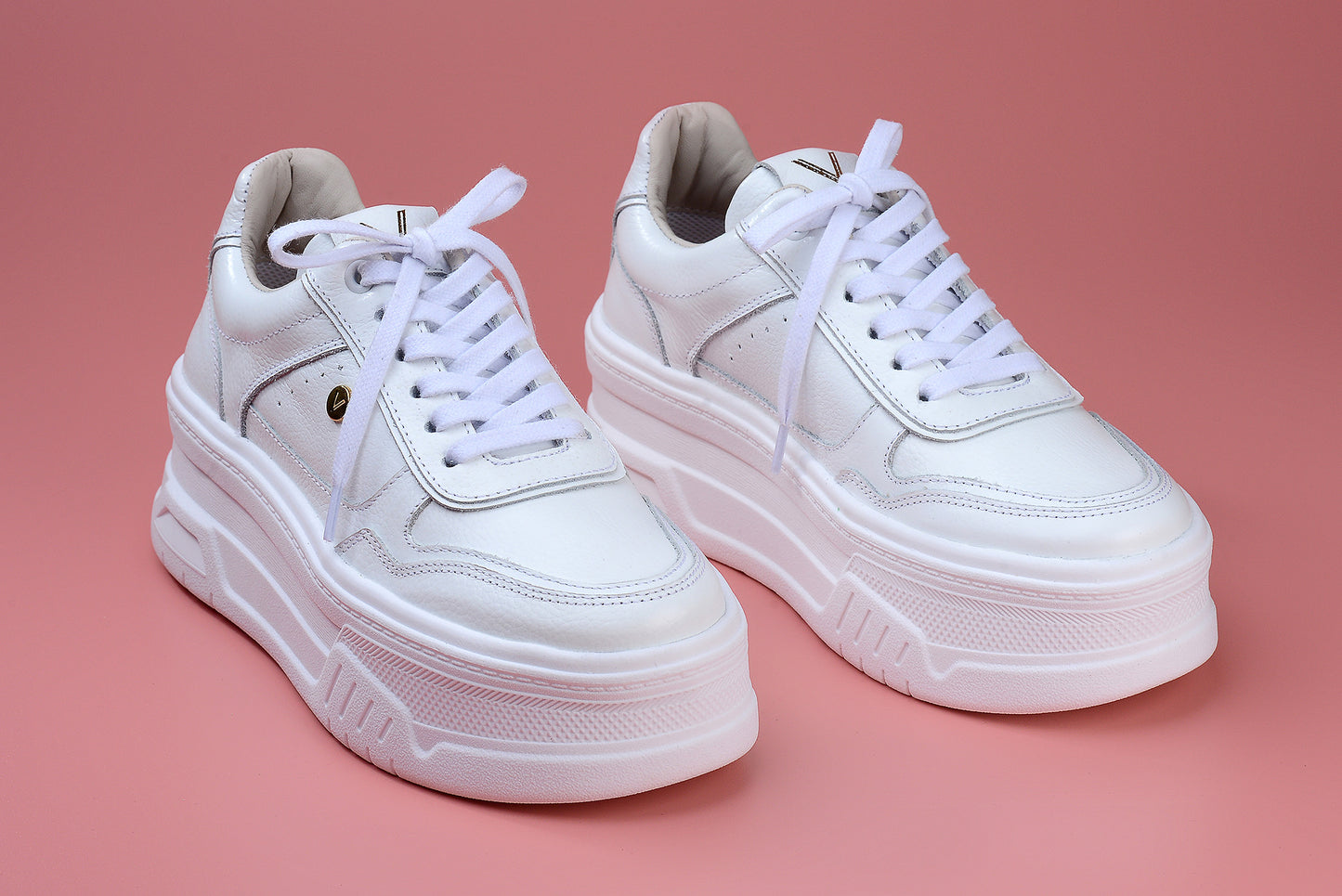 PERLA- tenis de cuero para mujer