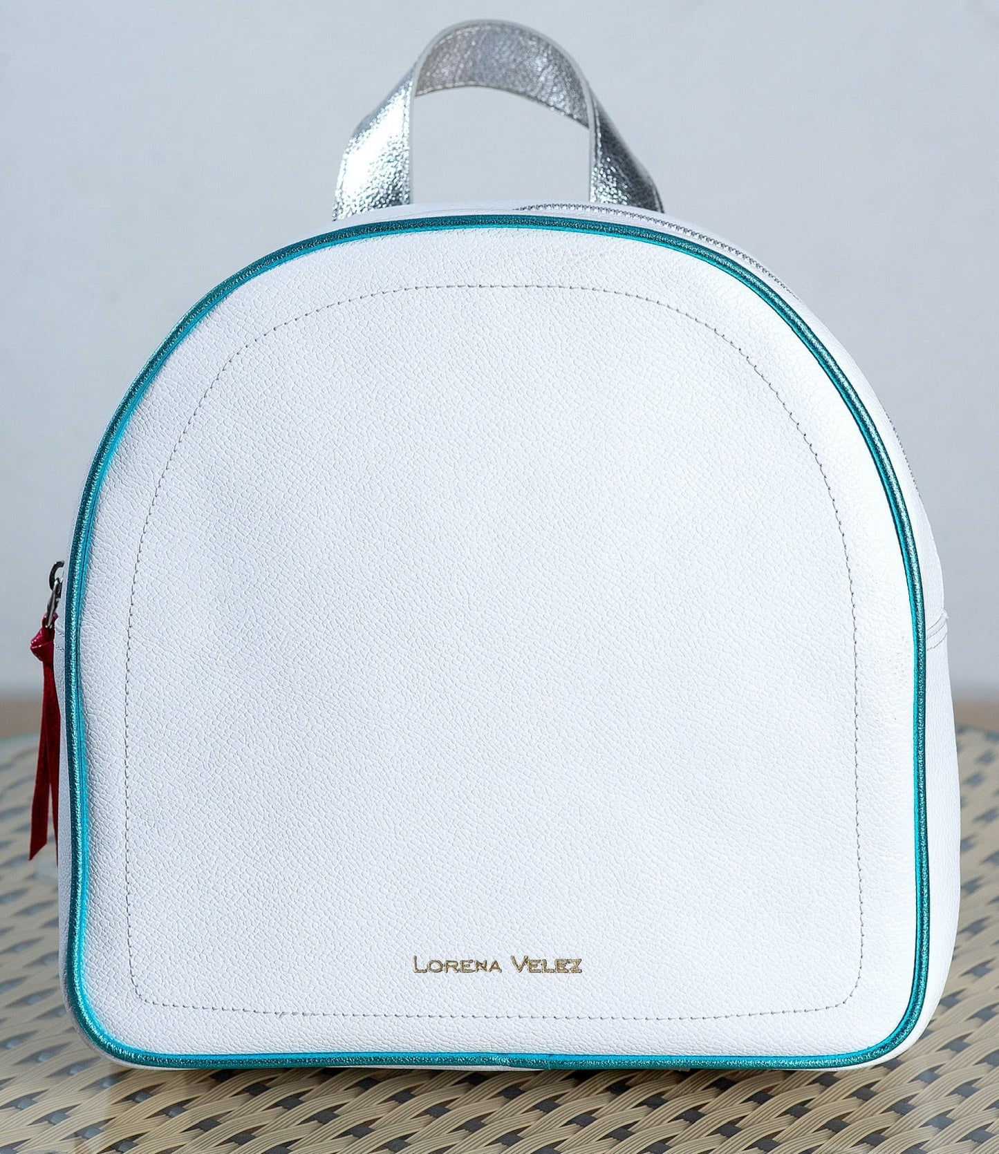 MINI MORRAL (ALICIA)- EN CUERO -blanco con detalles en azul
