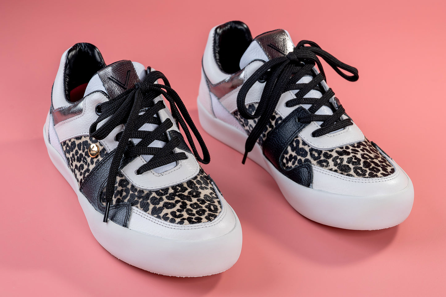 AMADA- tenis de cuero para mujer (negro print)