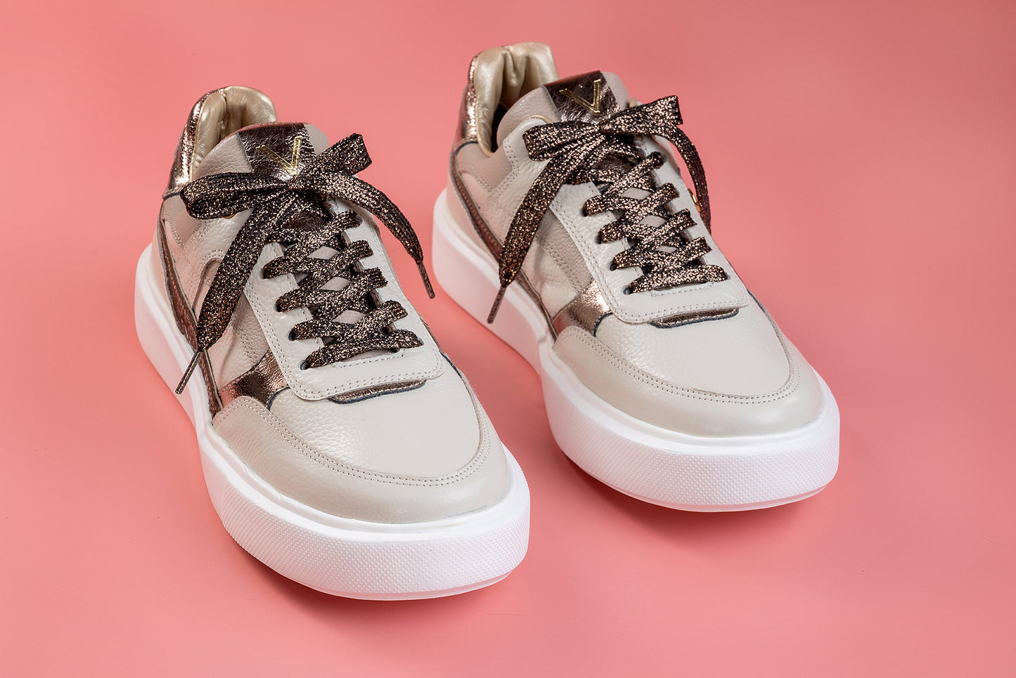 LARA BEIGE