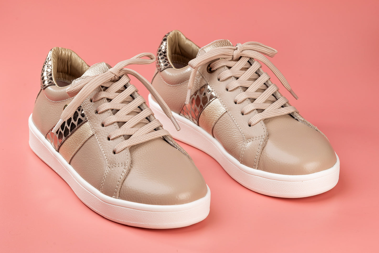 MIA- tenis de cuero para mujer (taupe)